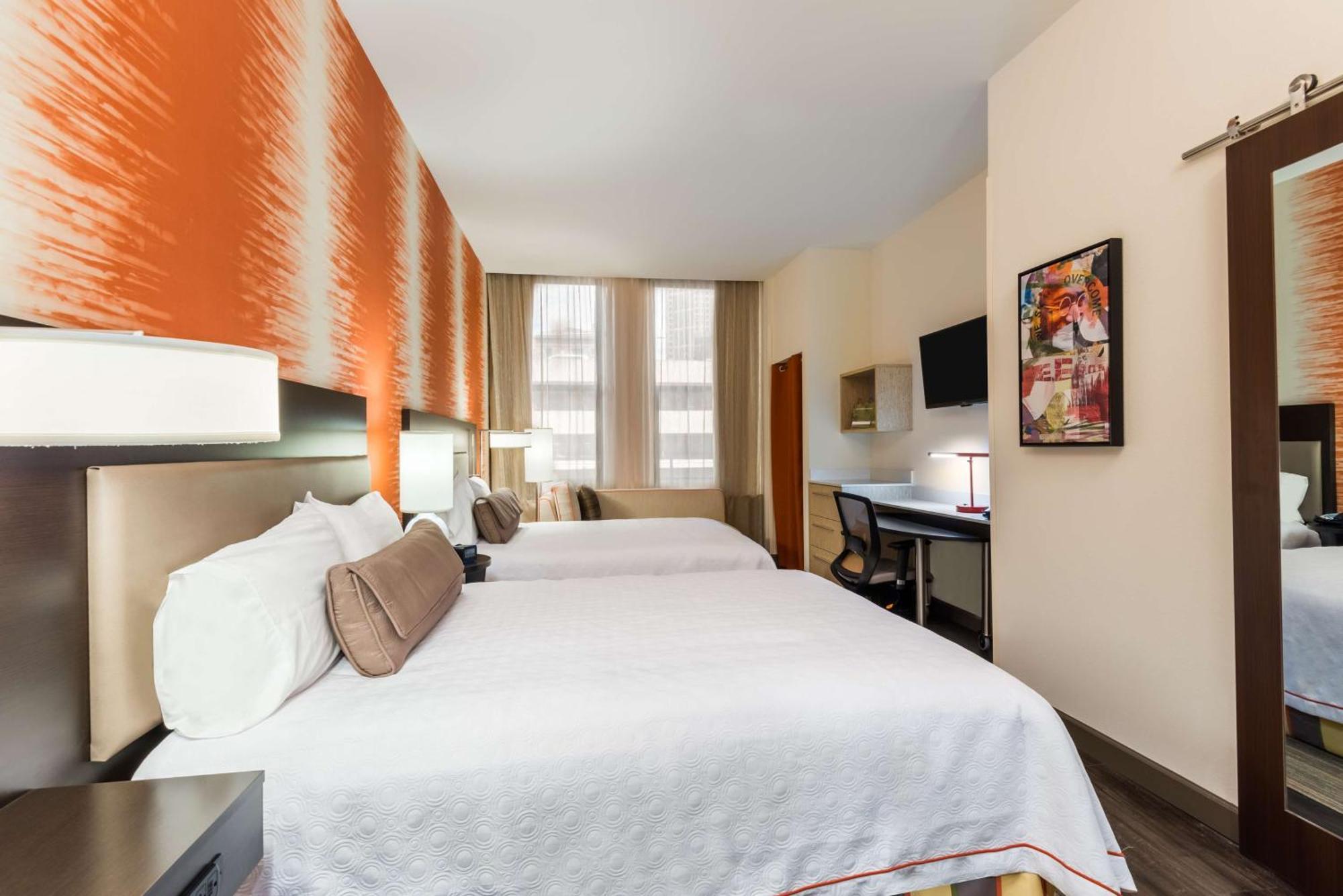 Home2 By Hilton Downtown 3*