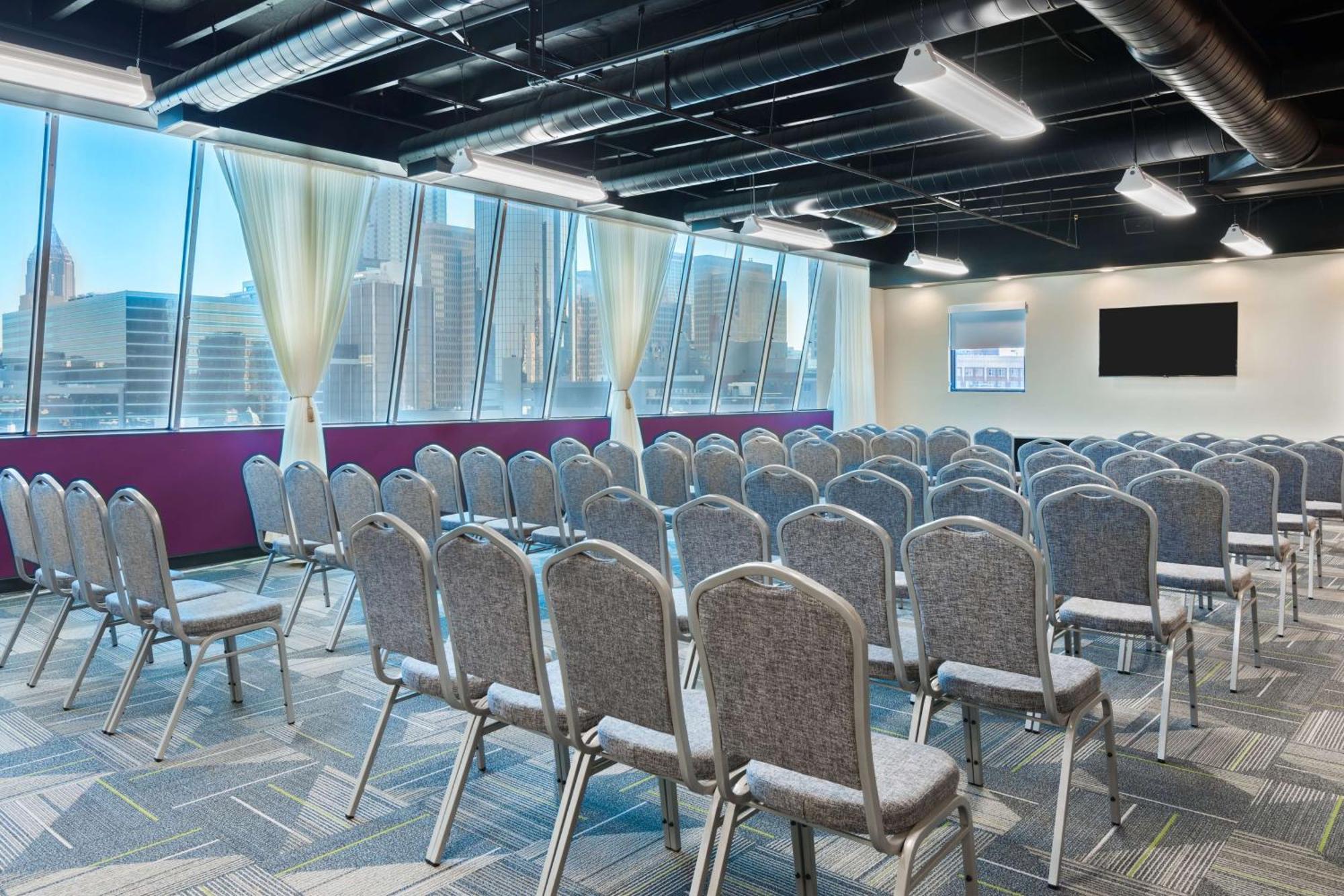 Hotel Home2 By Hilton Downtown 3*